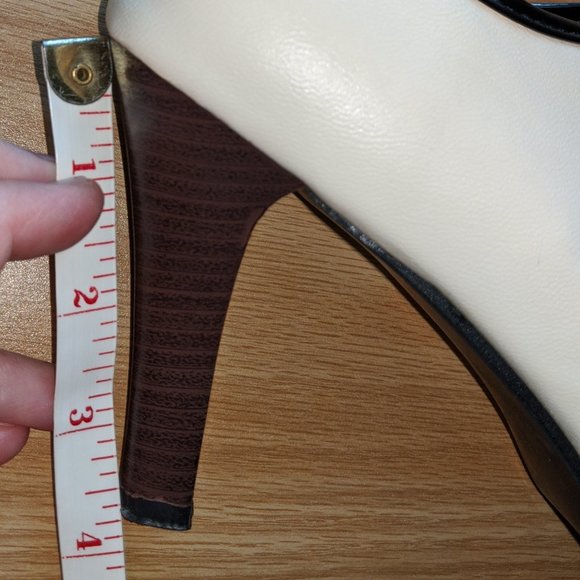 Women's Cream Classic Heels - Picture 7 of 9